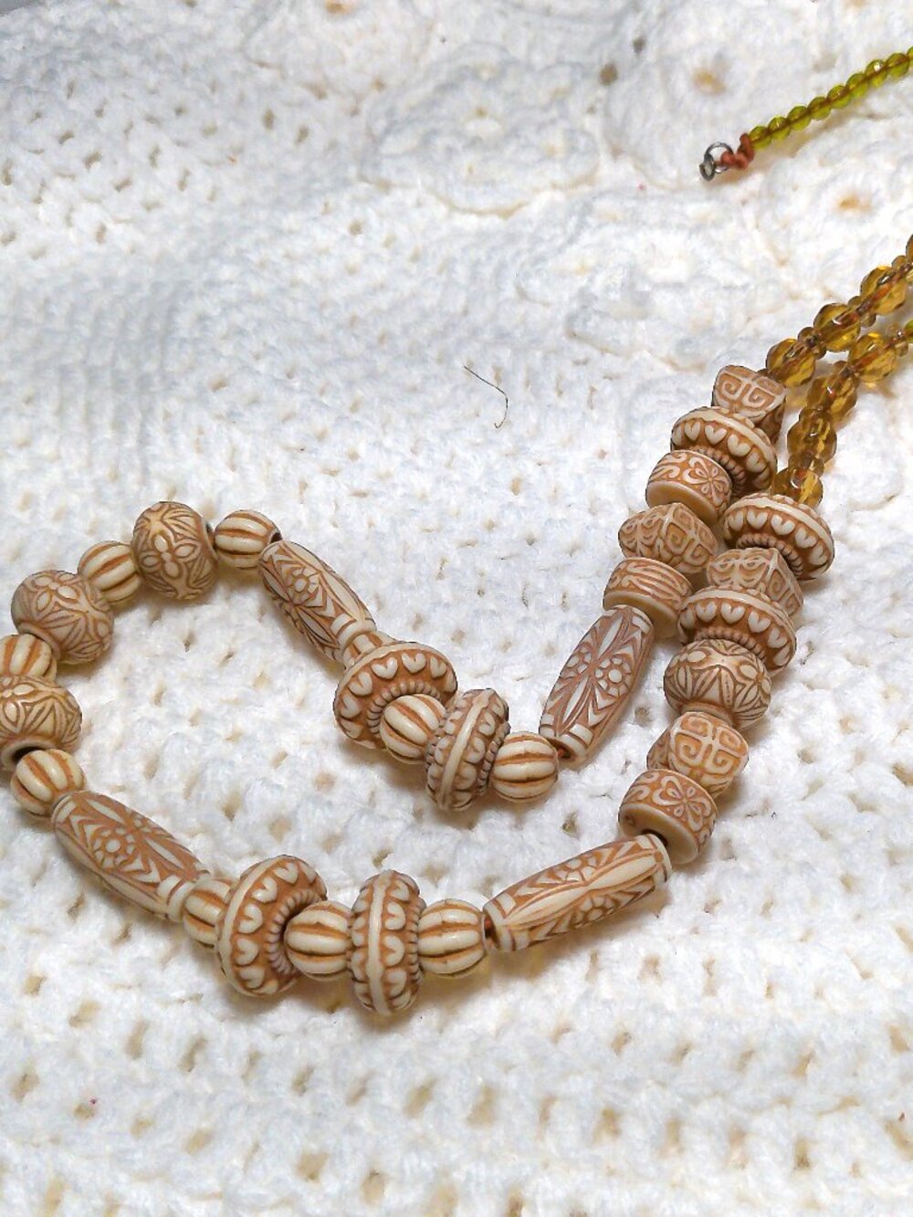 Vintage 1970s Style Plastic Bead Necklace Cream Tan Ivory Beads Retro Jewelry